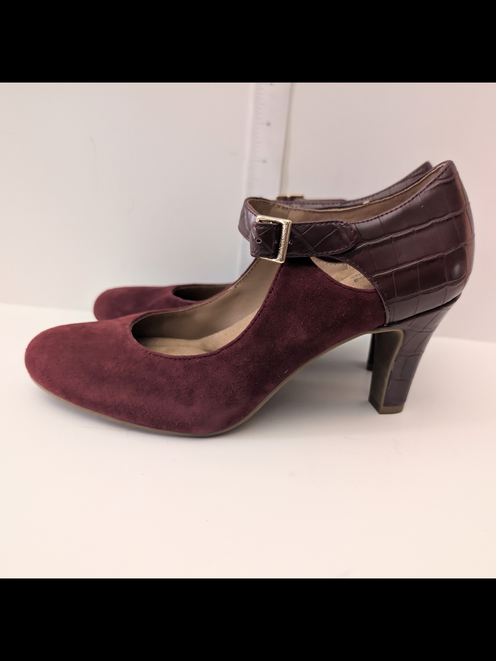 Giani Bernini Burgundy Suede Mary Jane Heels with Croc-Trim Strap Size 6M - Picture 2 of 12